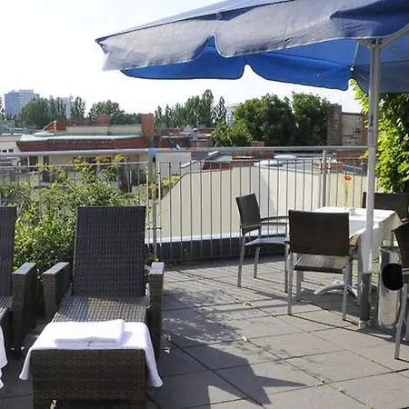 Отель Upstalsboom Friedrichshain 4*