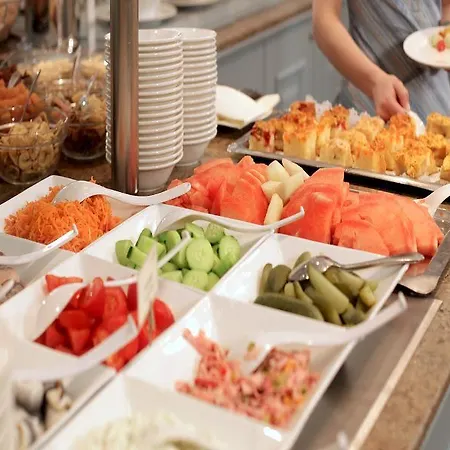 מלון Upstalsboom Friedrichshain 4*